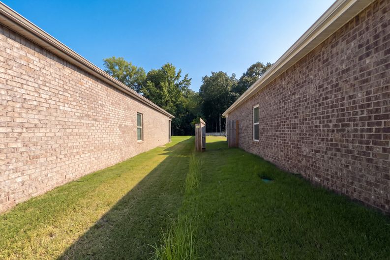 Photo 35 of 58 of 12898 Golden Hay Cir NW, Madison, AL