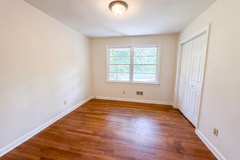 Photo 12 of 25 of 3022 Lindenwood Dr, Columbia, SC