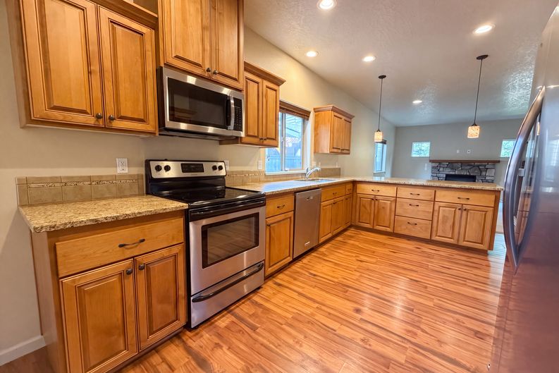 Photo 7 of 19 of 2817 SE Condor Ave, Gresham, OR