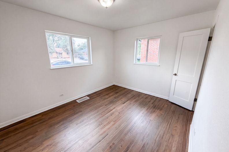 Photo 4 of 27 of 3570 Newport St, Denver, CO