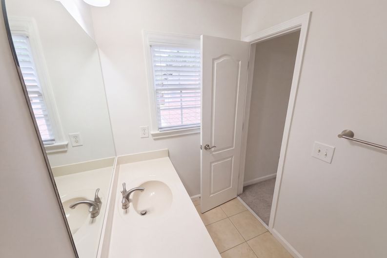 Photo 23 of 100 of 809 Arbor Way, Loganville, GA