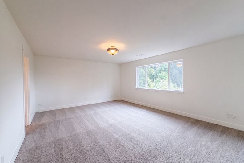 Photo 15 of 32 of 12606 NW Larry Ct, Portland, OR