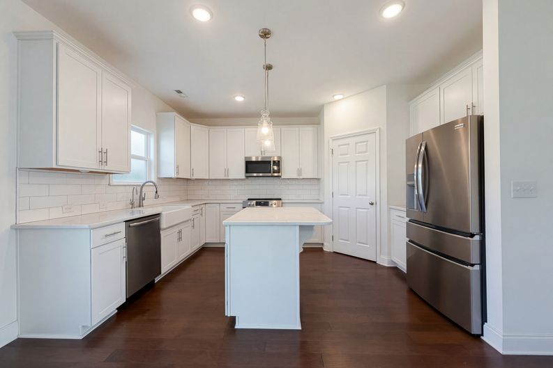 Photo 12 of 44 of 2714 Green Ash Ln, Knoxville, TN