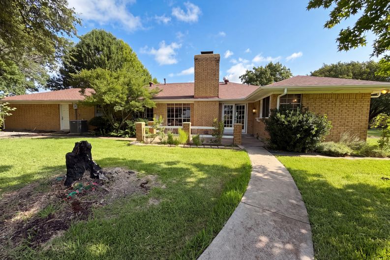 Photo 5 of 20 of 100 Dubb Ln, Red Oak, TX