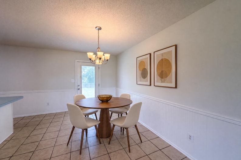 Photo 6 of 15 of 2243 Mintew Cir, Lincolnton, NC