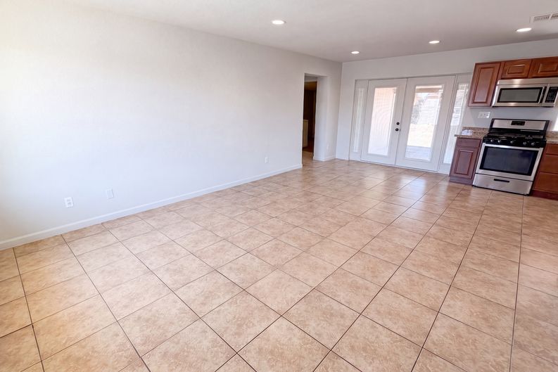 Photo 3 of 19 of 7312 W Mescal St, Peoria, AZ