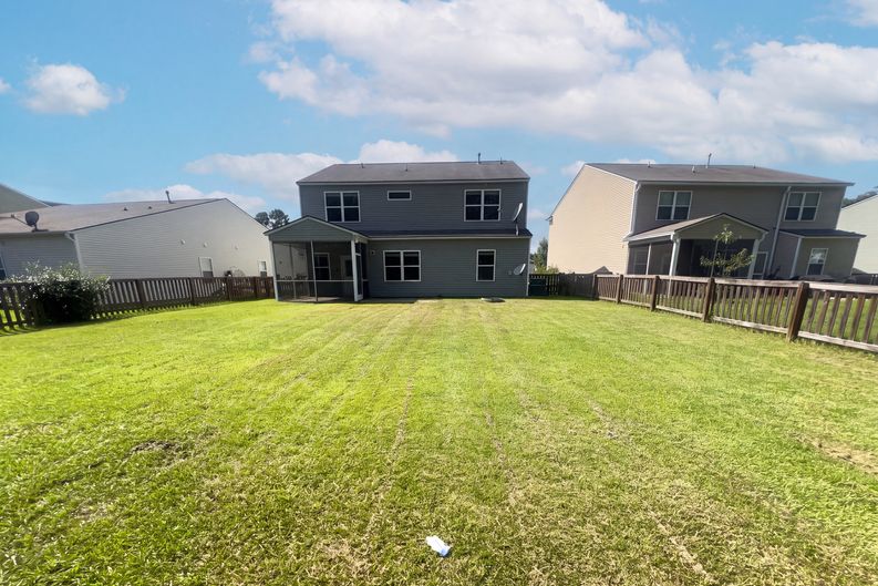 Photo 5 of 42 of 301 Decatur Dr, Summerville, SC