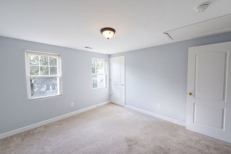 Photo 9 of 20 of 6940 Hawthorne St, Hyattsville, MD