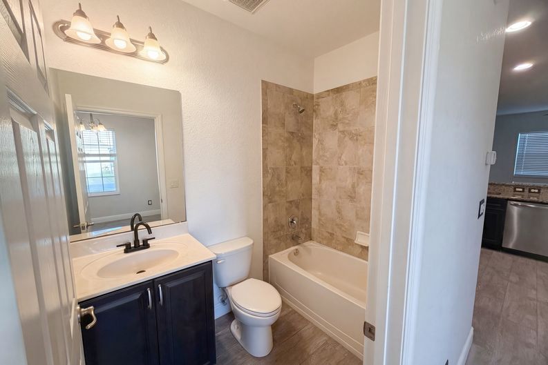 Photo 11 of 20 of 758 NE Hawks Ridge Way, Port Saint Lucie, FL
