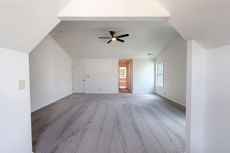 Photo 4 of 44 of 791 W Glenview Dr, Lenoir City, TN