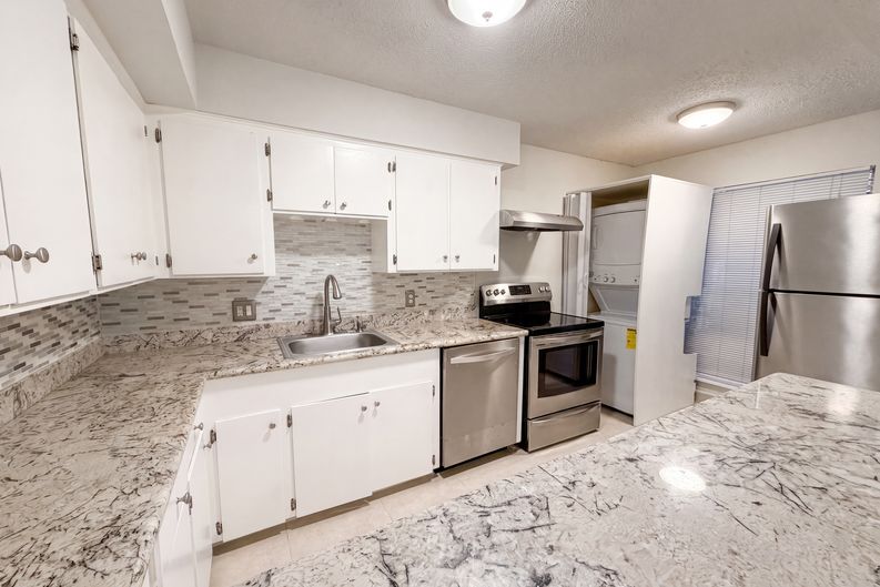Photo 12 of 18 of 2503 McCue Rd, Houston, TX