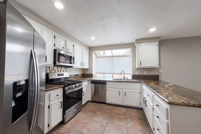 Photo 11 of 22 of 39676 Ridgedale Dr, Murrieta, CA