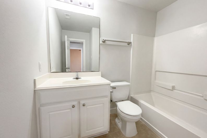 Photo 13 of 16 of 7015 Rosebud Hollow Ln, Richmond, TX