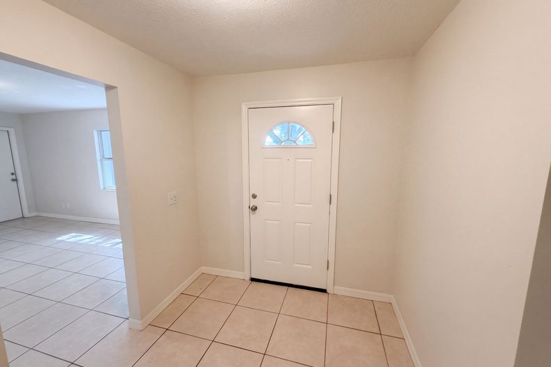 Photo 12 of 31 of 208 Robin Rd, Altamonte Springs, FL