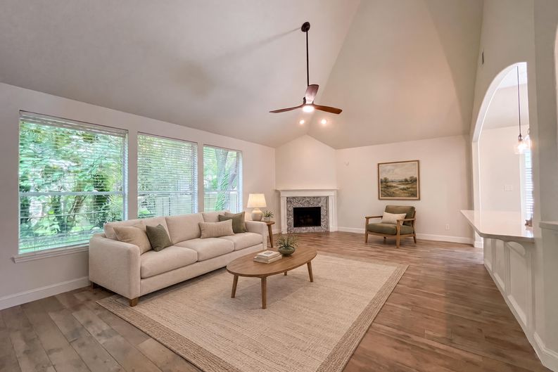 Photo 8 of 20 of 7107 Sweet Violet Trl, Humble, TX