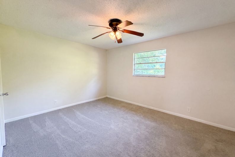 Photo 8 of 19 of 8943 3rd Ave, Jacksonville, FL