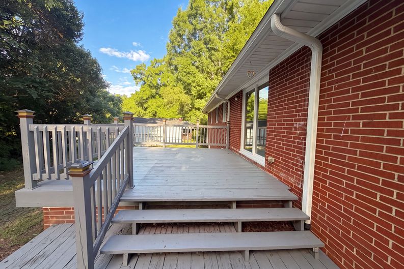 Photo 14 of 16 of 407 Lamesa Dr, Raleigh, NC