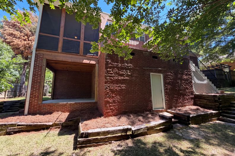 Photo 5 of 48 of 116 Crosscreek Dr, Columbia, SC