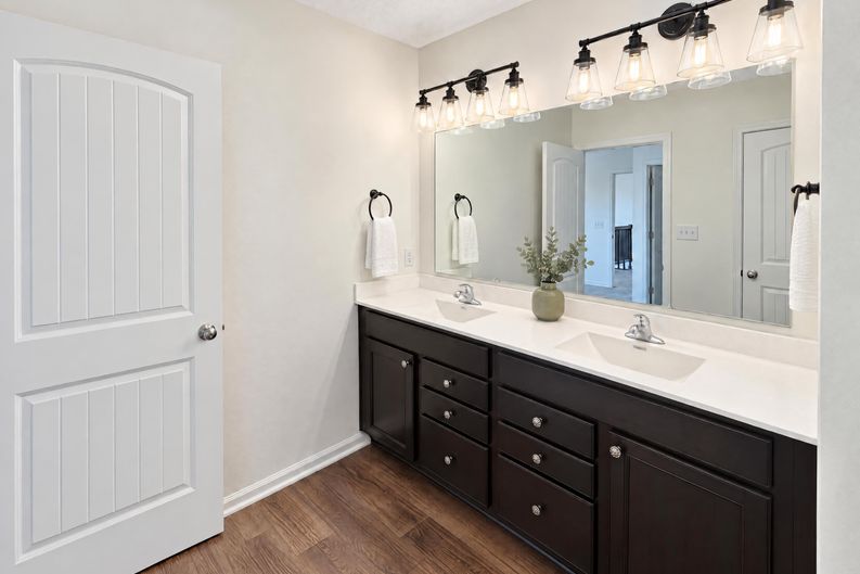 Photo 18 of 35 of 9831 Mystic Sun Ct, Fishers, IN