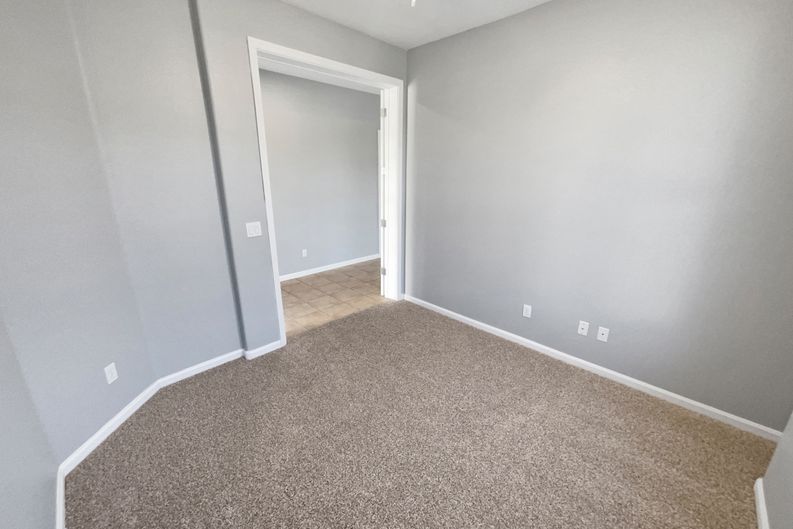 Photo 12 of 33 of 13613 W Cypress St, Goodyear, AZ
