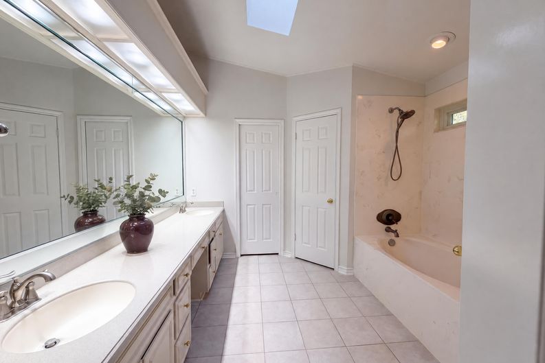Photo 13 of 16 of 2801 Wickersham Dr, Temple, TX