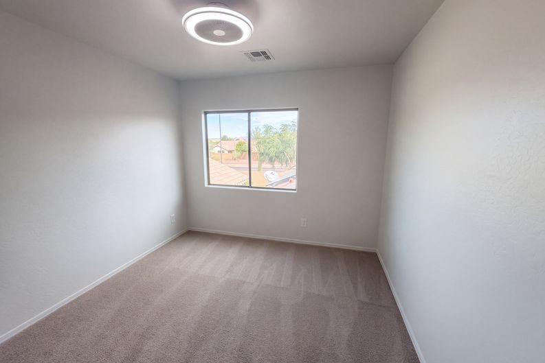 Photo 15 of 40 of 2464 W Warren Dr, Anthem, AZ