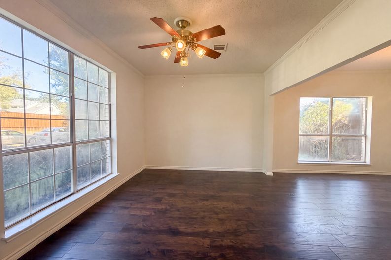 Photo 7 of 27 of 905 Ridgemont Dr, Allen, TX