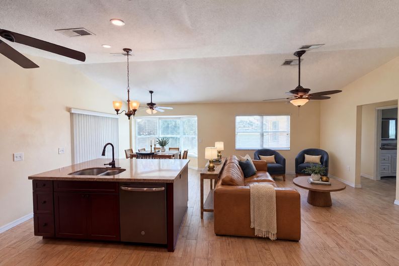 Photo 9 of 44 of 4573 Bayridge Ct, Spring Hill, FL
