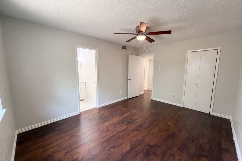 Photo 4 of 25 of 5608 Cherilee Ln, Haltom City, TX