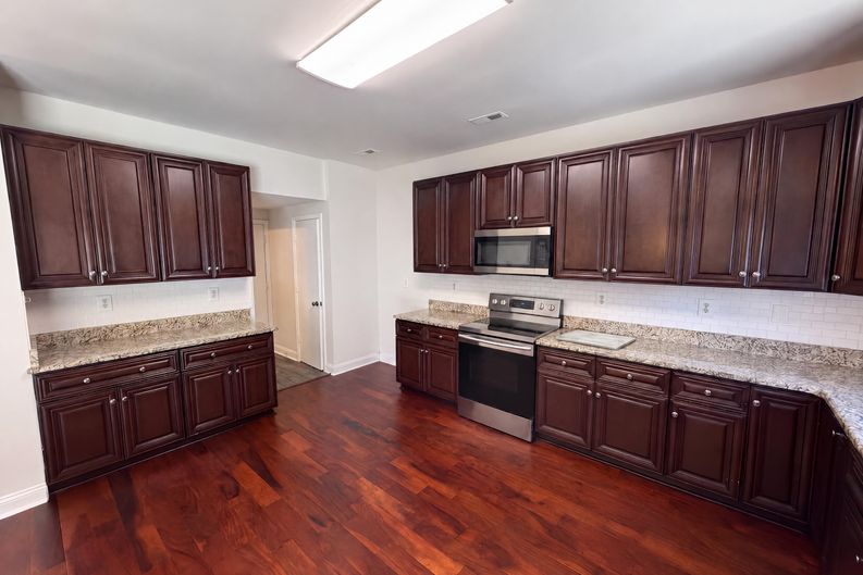 Photo 11 of 25 of 14021 Pinyon Pine Ln, Charlotte, NC