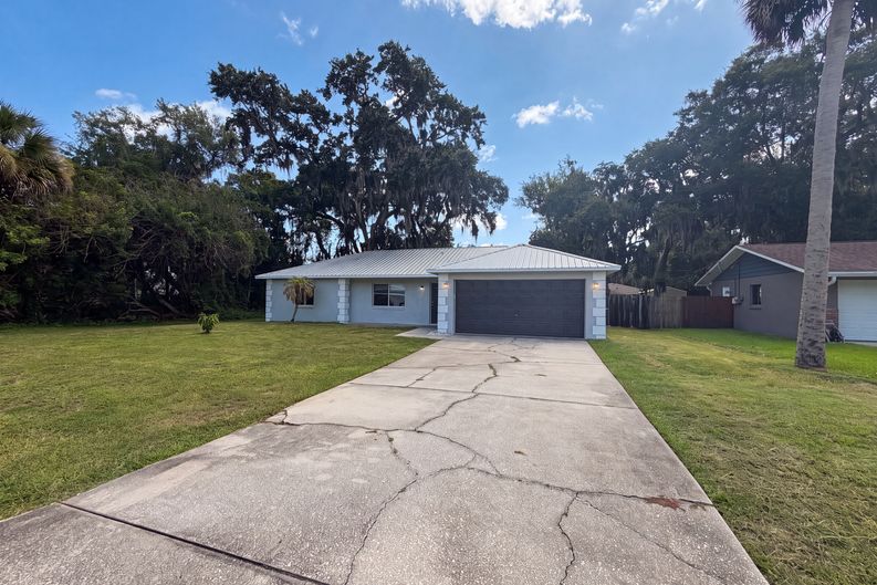Photo 15 of 18 of 1719 Needle Palm Dr, Edgewater, FL
