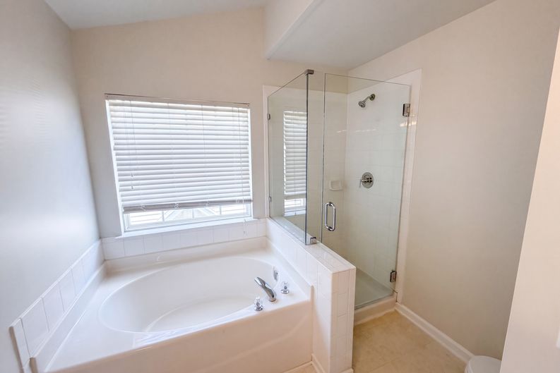 Photo 13 of 17 of 8409 Aztec Dawn Ct, Raleigh, NC