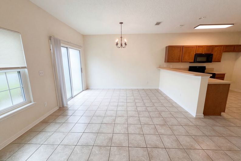 Photo 10 of 17 of 1539 Biscayne Bay Dr, Jacksonville, FL