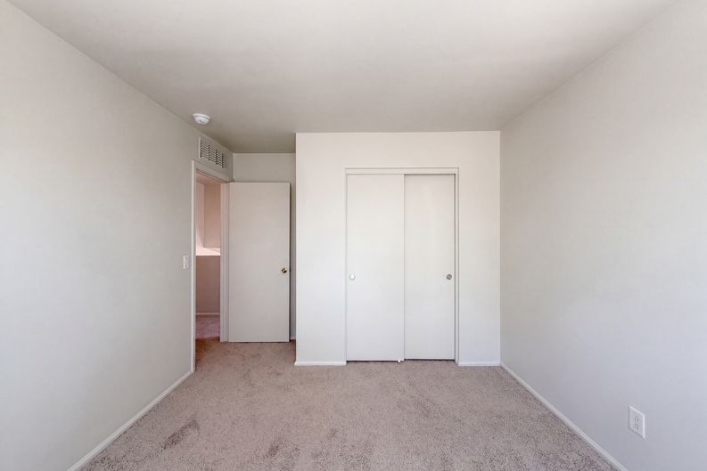 Photo 4 of 32 of 23669 W Parkway Dr, Buckeye, AZ
