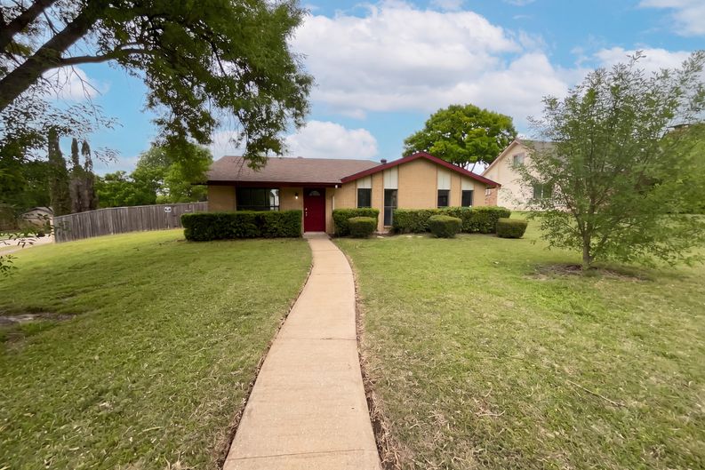 Photo 15 of 16 of 3801 Grecian Ct, Plano, TX