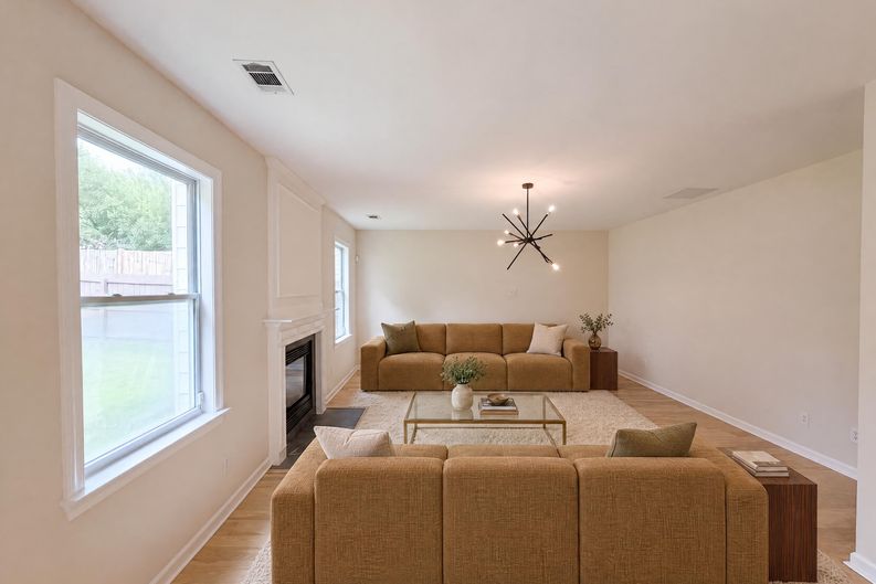 Photo 6 of 23 of 3718 Park Hill Cir, Loganville, GA