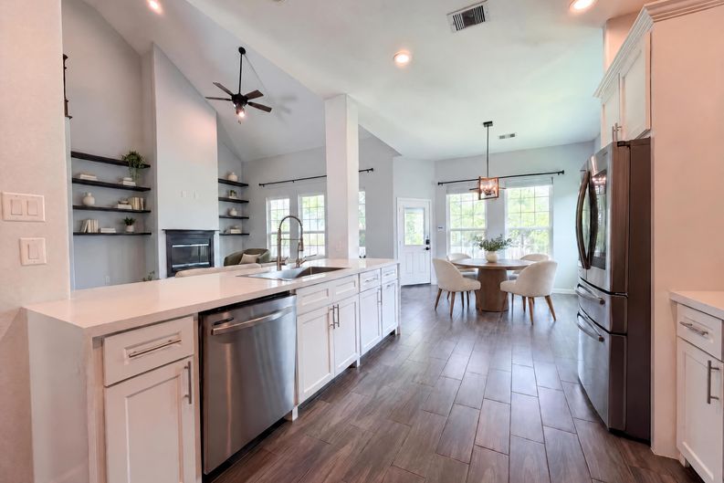 Photo 8 of 24 of 40406 Mostyn Dr, Magnolia, TX