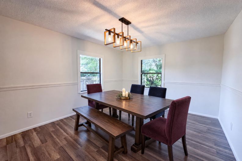 Photo 9 of 24 of 7023 Shindler Dr, Jacksonville, FL