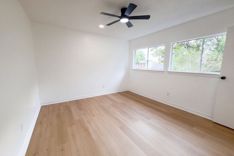 Photo 11 of 29 of 1319 Briarmead Dr, Richmond, TX