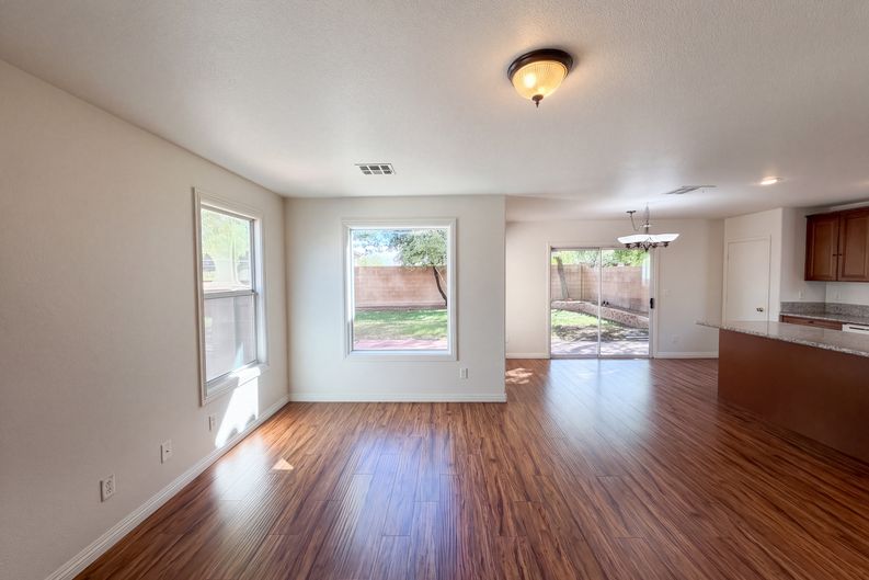 Photo 3 of 31 of 11117 Okeefe Ct, Las Vegas, NV