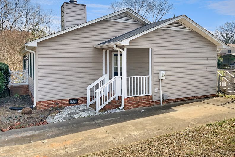 Photo 5 of 16 of 3 Timber Creek Ct, Taylors, SC