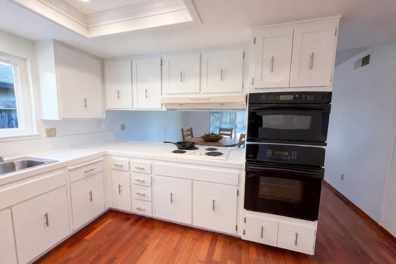 Photo 7 of 36 of 6800 Havenhurst Dr, Sacramento, CA