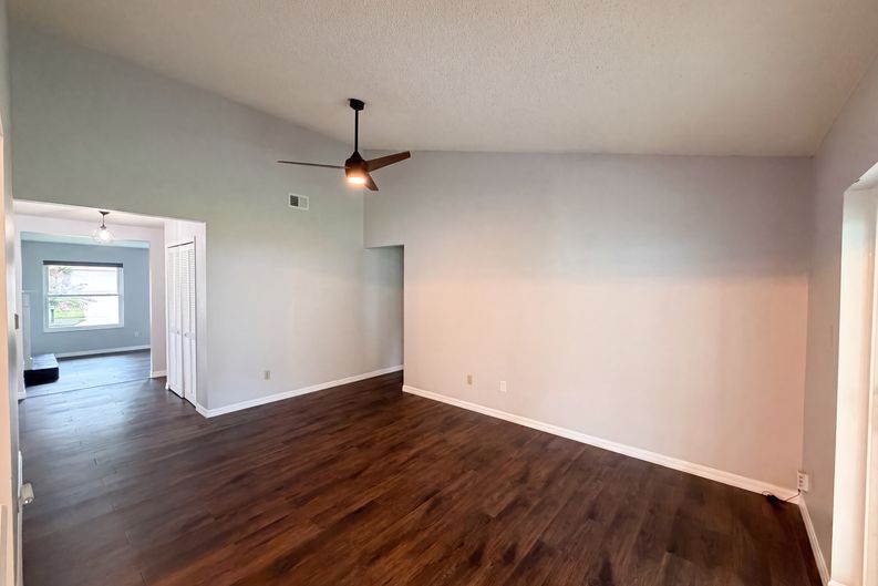 Photo 10 of 31 of 7756 Barberry Dr, Orlando, FL