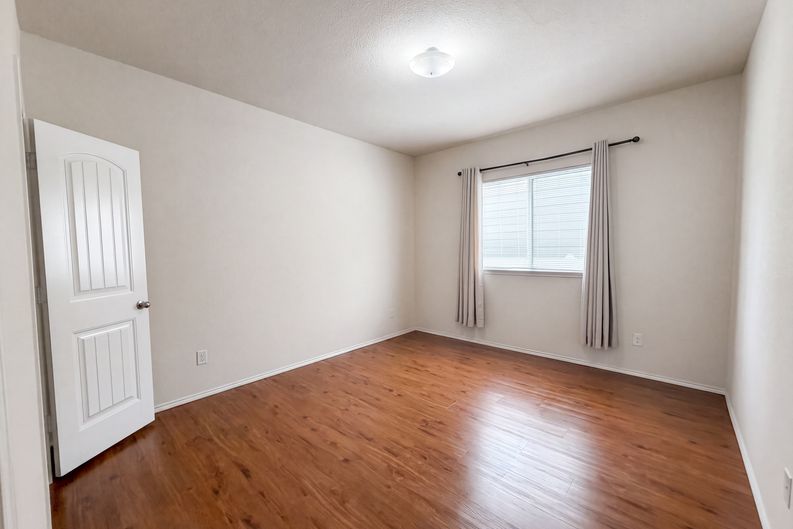 Photo 12 of 26 of 9165 Blackstone Dr, Providence Village, TX
