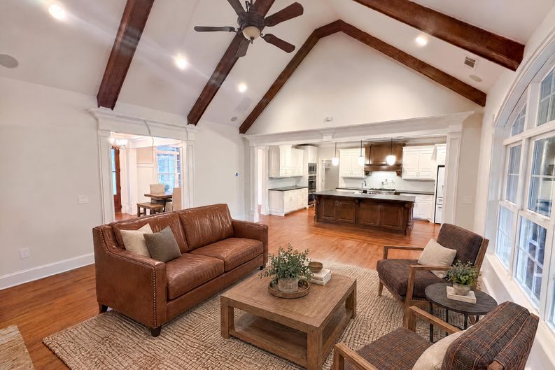 Photo 7 of 27 of 7510 Sunridge Ln, Douglasville, GA