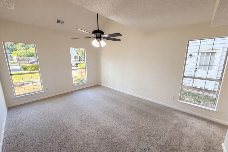 Photo 4 of 24 of 4720 Topsail Ct, Charlotte, NC