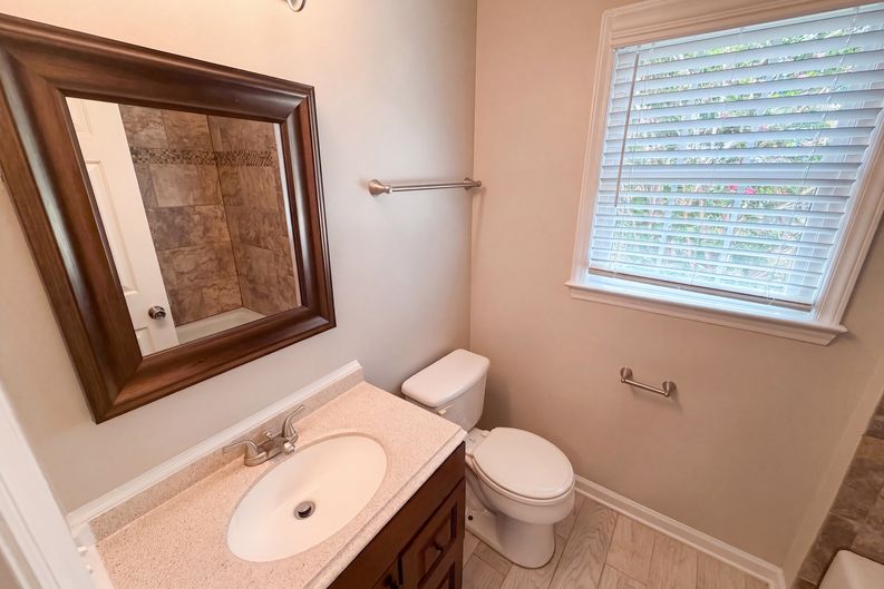Photo 14 of 24 of 6735 Carmel Hills Dr, Charlotte, NC