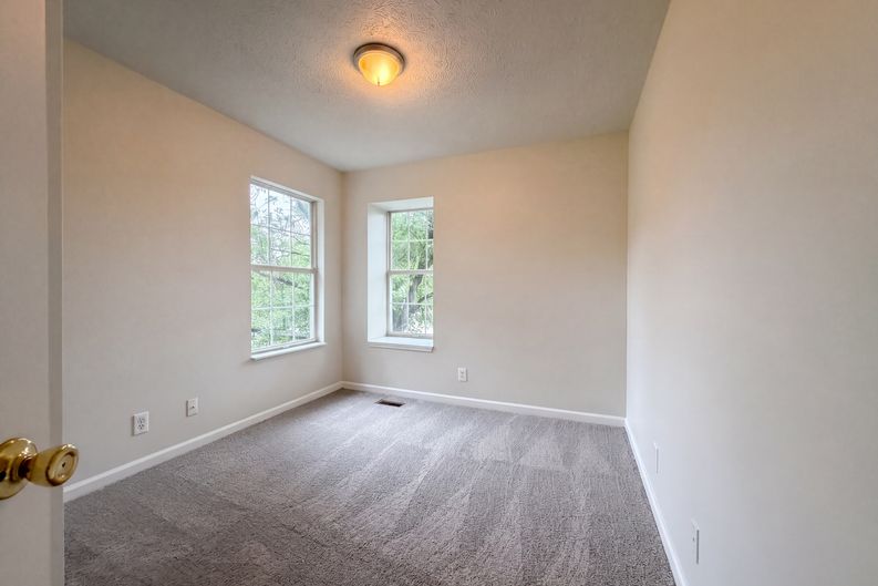 Photo 9 of 18 of 4046 Farmingham Woods Dr, Hermitage, TN