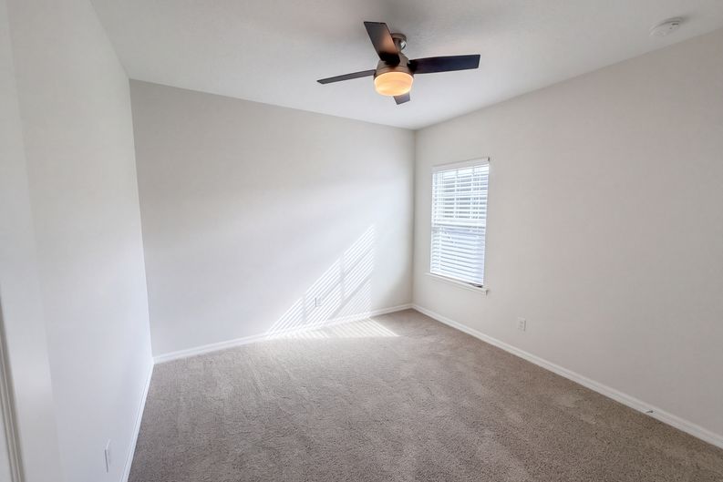 Photo 18 of 39 of 8231 Laureate Blvd, Orlando, FL