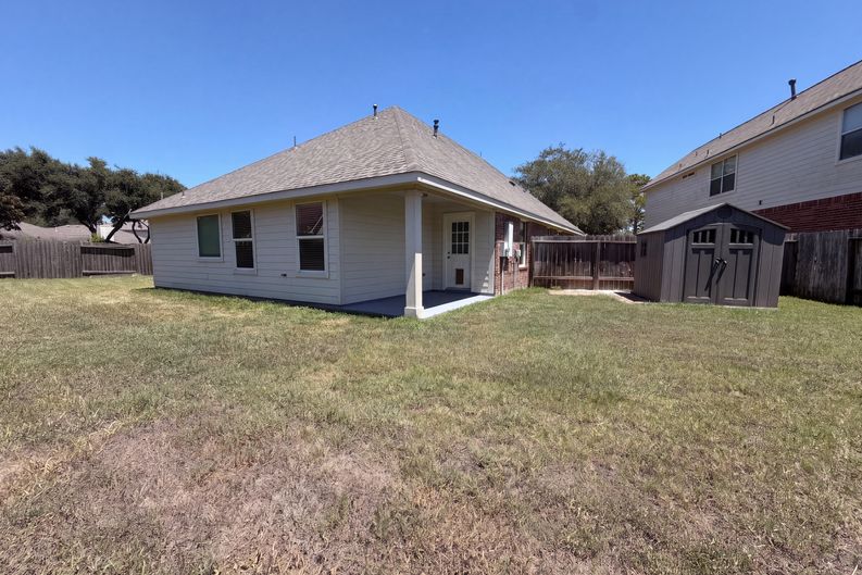 Photo 5 of 21 of 11327 Grass Lake Ln, Richmond, TX